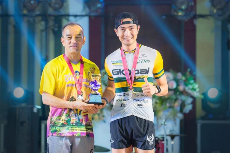 Read more about the article โกลบอลเฮ้าส์ ร่วมสนับสนุนงานวิ่งข้ามปีวิถีไทย สร้างบุญใหญ่วิถีพุทธ Roi-Et Night Mini Marathon กว่า 100,000 บาท